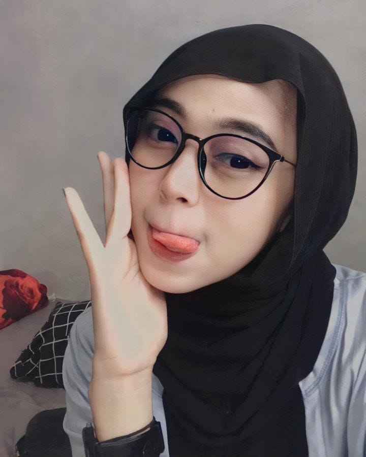 Download Gratis tergoda janda hijab cantik bohay gak tahan wikwik di mobil